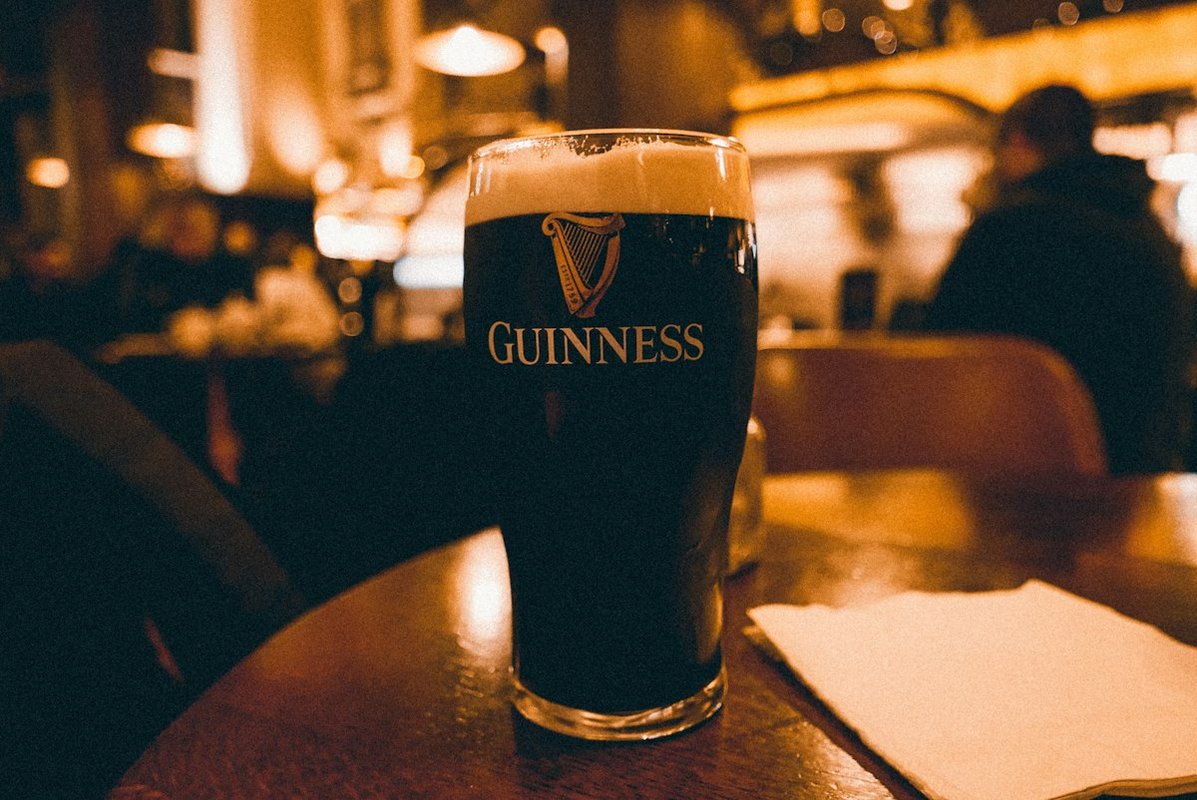 Best Non-Alcoholic Stouts (Top 5, Ranked and Tasted)